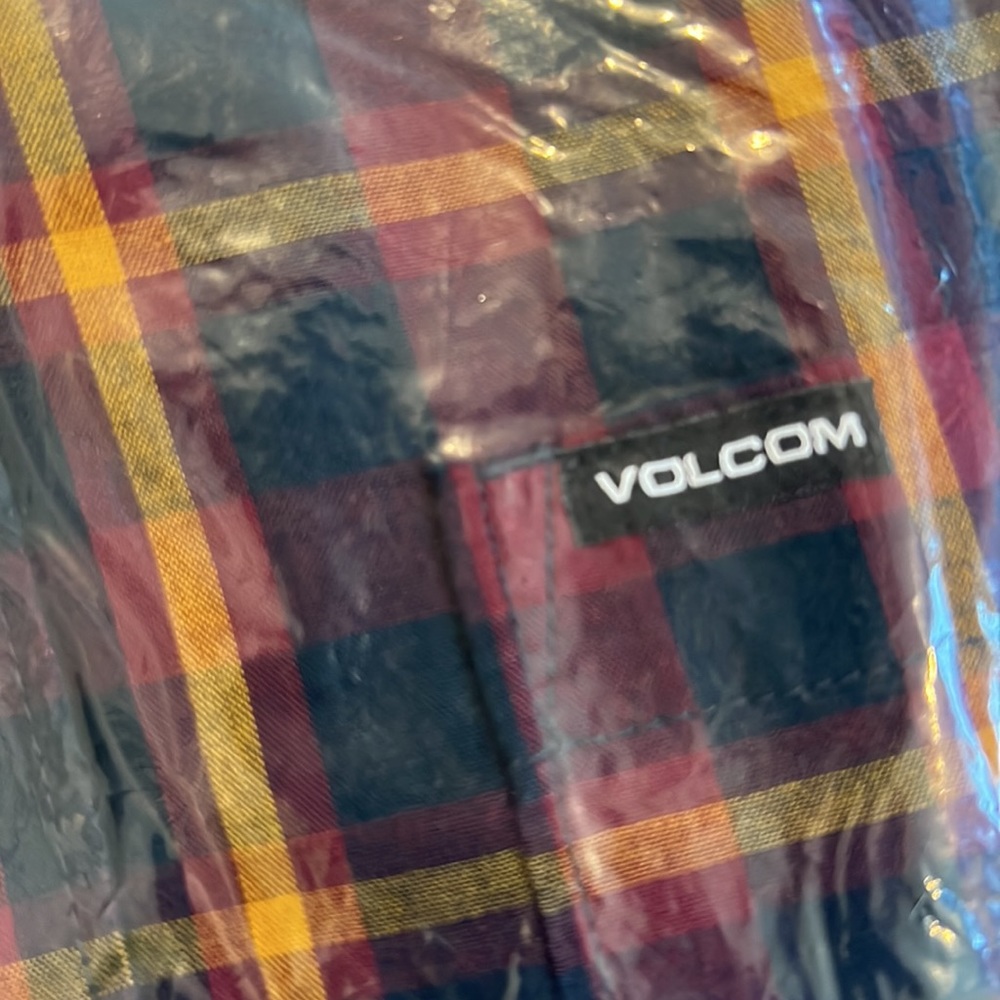 Volcom Button Down - Picture 3 of 3